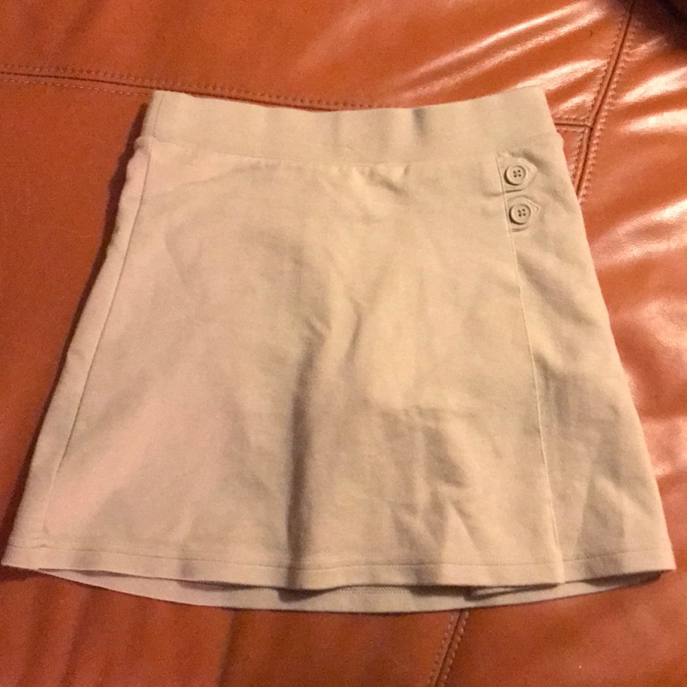 Girls size S 6/6x Khaki Skort